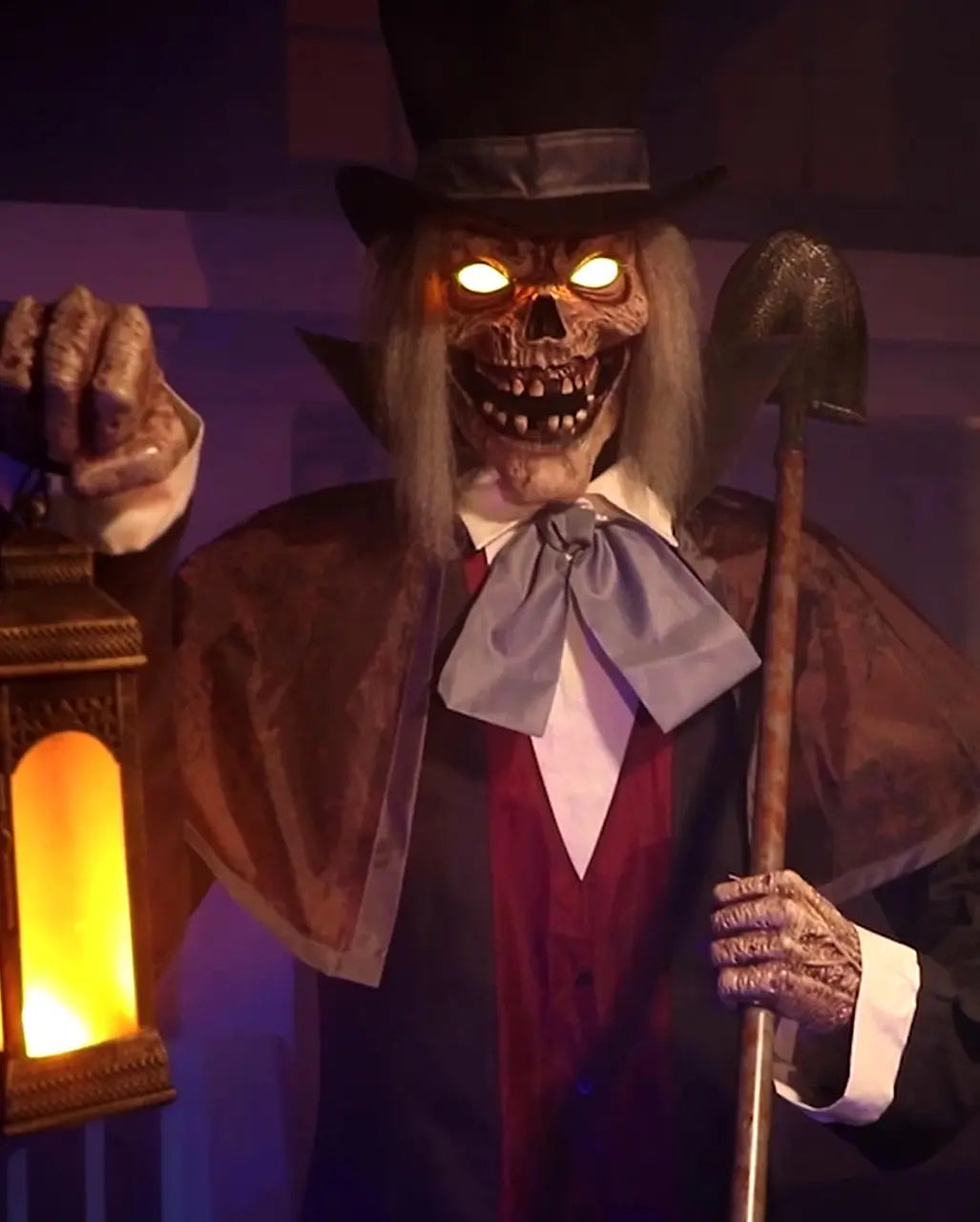 Zombie Gravedigger Halloween Animatronic 260cm